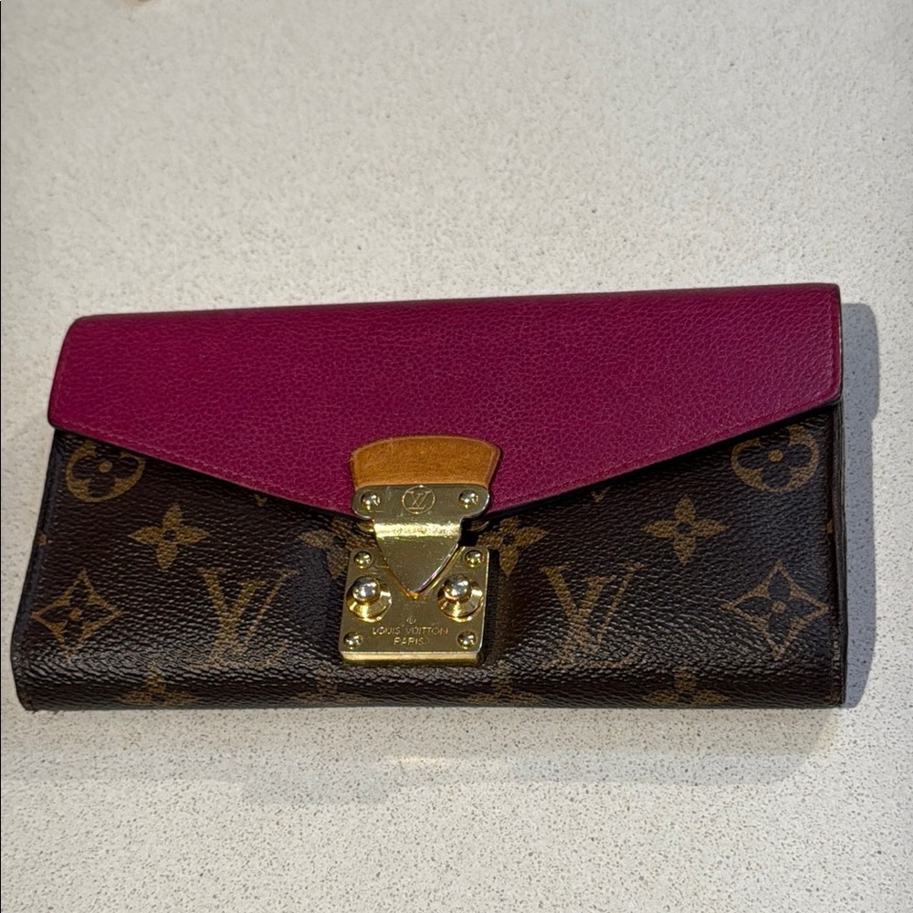 SOLD! Louis Vuitton Pink and Brown Women's Wallet - Picture 2 of 11
